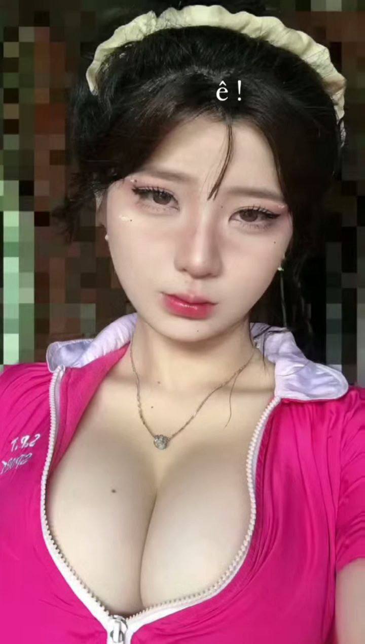Bú lồn cô giáo xinh đẹp Yua Mikami trong bể bơi